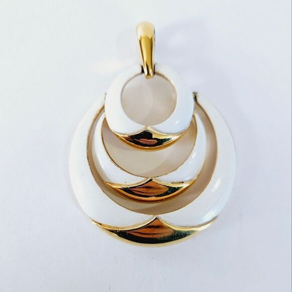 Vintage Crown Trifari Signed '50s Large Gold Tone White Enamel Necklace Pendant - Picture 1 of 11